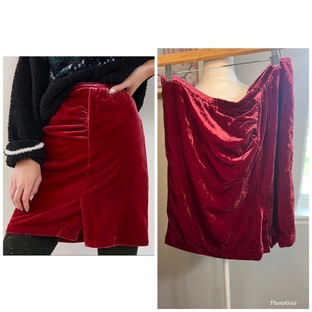 By ANTHROPOLOGIE Connie Crushed Red Velvet Mini Skirt Ruched Side Slit
NWT 16